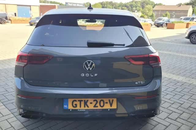 Volkswagen Golf (2023) thumbnail 4
