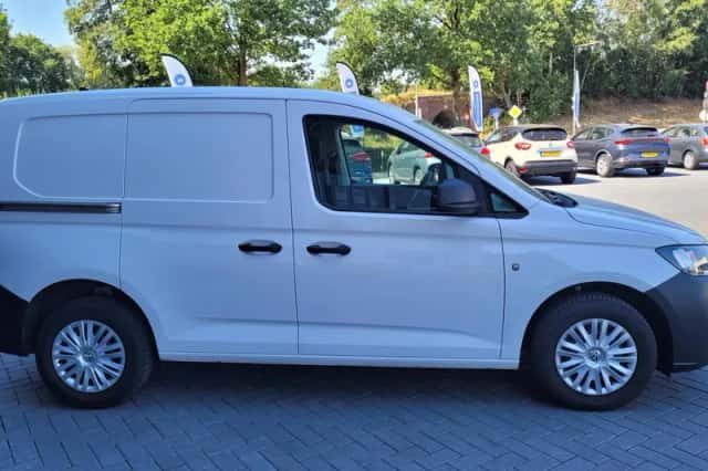 Volkswagen Caddy (2023) thumbnail 4