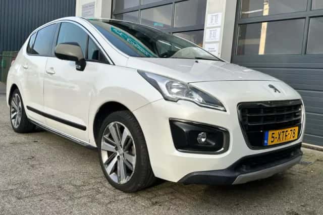 Peugeot 3008 (2014) thumbnail 5