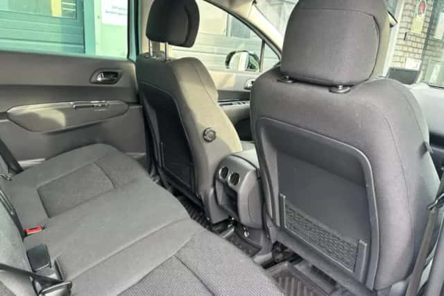 Peugeot 3008 (2014) thumbnail 6