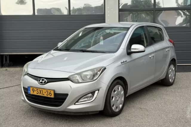 Hyundai i20 (2014) thumbnail 2