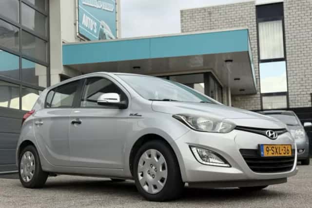 Hyundai i20 (2014) thumbnail 3