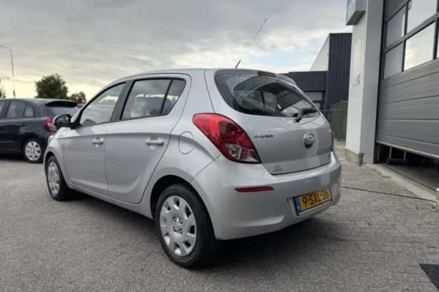 Hyundai i20 (2014) thumbnail 4