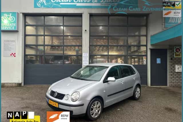 Volkswagen Polo (2003) thumbnail 1