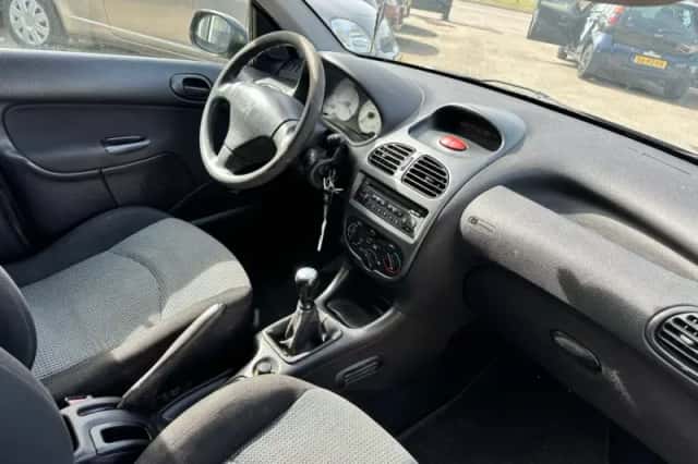 Peugeot 206 (2005) thumbnail 3