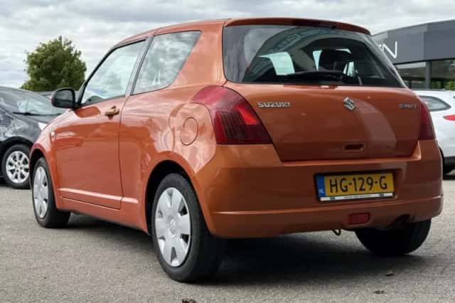 Suzuki Swift (2005) thumbnail 3