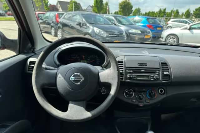 Nissan Micra (2008) thumbnail 3