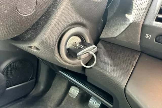 Nissan Micra (2008) thumbnail 6