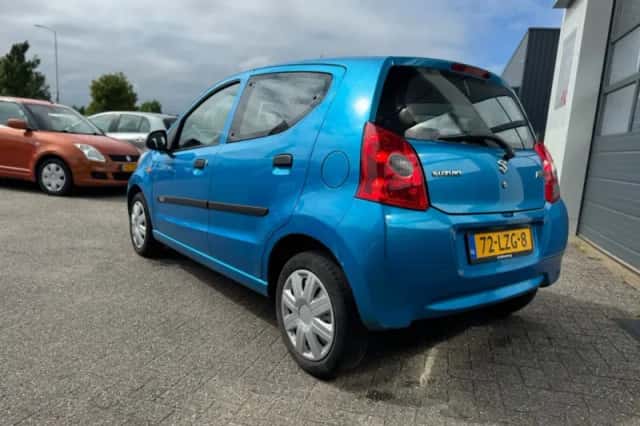 Suzuki Alto (2010) thumbnail 4