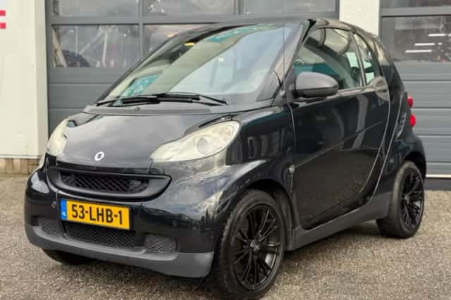 Smart ForTwo (2010) thumbnail 2
