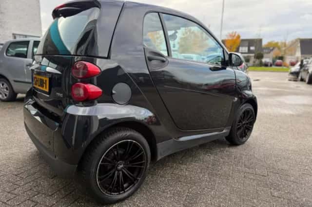 Smart ForTwo (2010) thumbnail 5