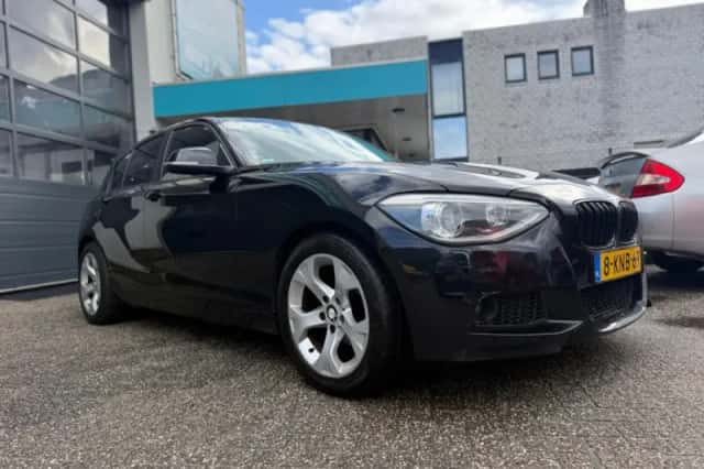 BMW 1-Serie (2011) thumbnail 2