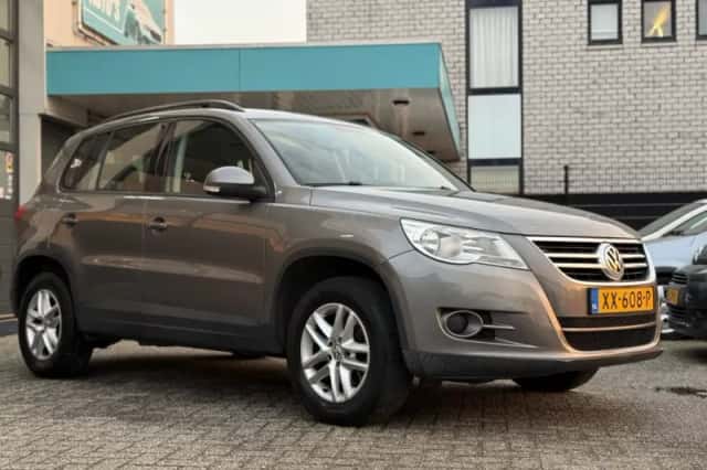 Volkswagen Tiguan (2009) thumbnail 3