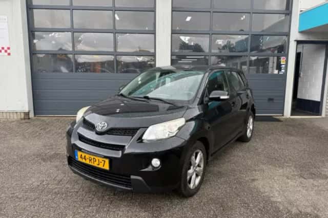 Toyota Urban Cruiser (2011) thumbnail 2