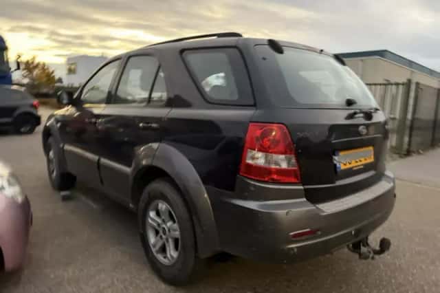 Kia Sorento (2003) thumbnail 2