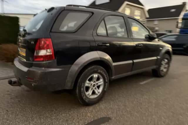 Kia Sorento (2003) thumbnail 3