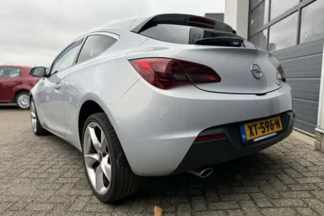 Opel Astra (2012) thumbnail 4