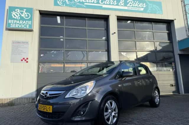 Opel Corsa (2011) thumbnail 1