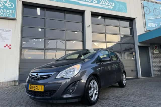 Opel Corsa (2011) thumbnail 4