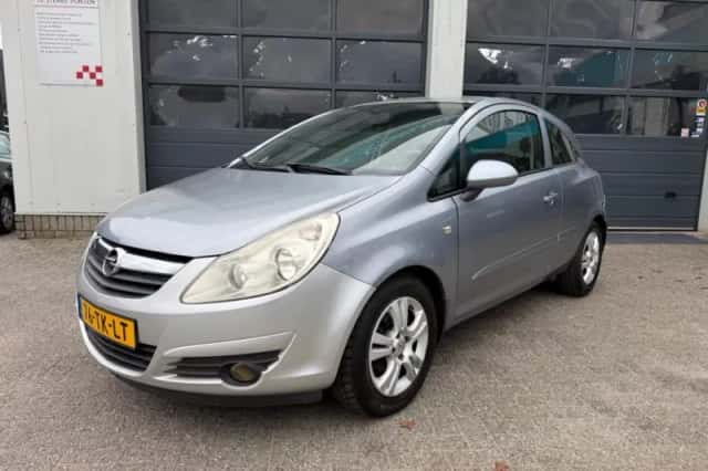 Opel Corsa (2006) thumbnail 2