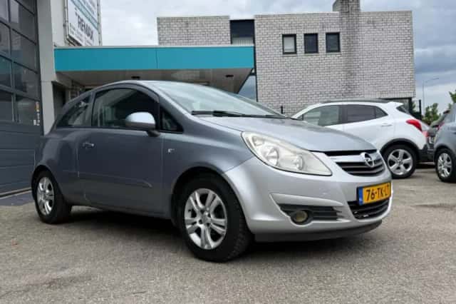 Opel Corsa (2006) thumbnail 4