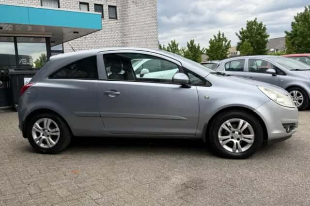 Opel Corsa (2006) thumbnail 5