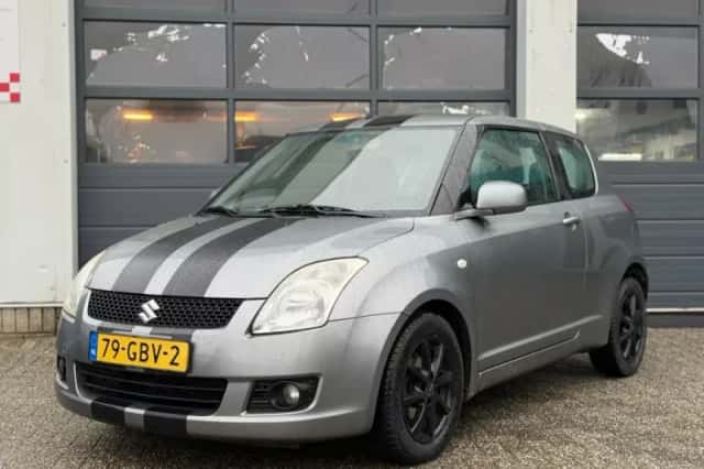 Suzuki Swift (2008) thumbnail 3