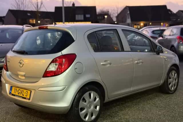 Opel Corsa (2008) thumbnail 5