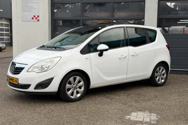 Opel Meriva (2011) thumbnail 3
