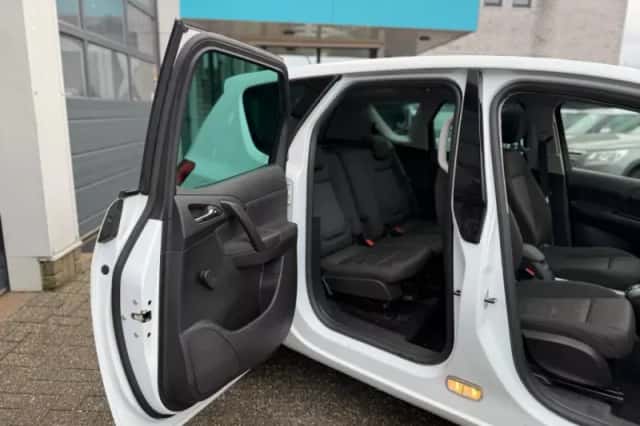 Opel Meriva (2011) thumbnail 6