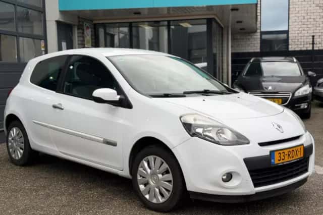 Renault Clio (2011) thumbnail 3