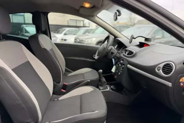 Renault Clio (2011) thumbnail 5