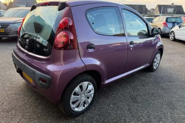 Peugeot 107 (2012) thumbnail 4