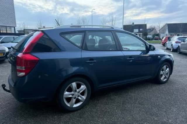 Kia Ceed (2009) thumbnail 4