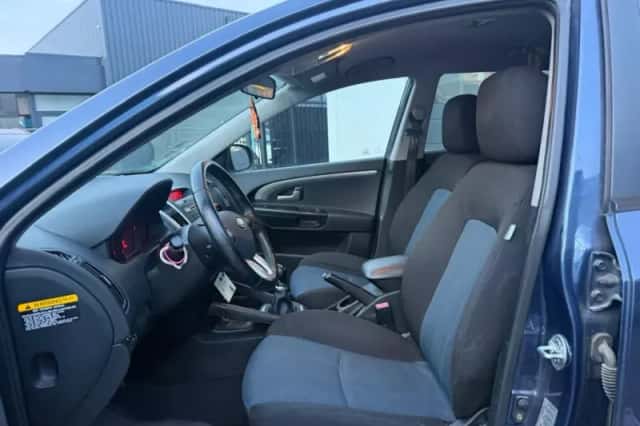 Kia Ceed (2009) thumbnail 6
