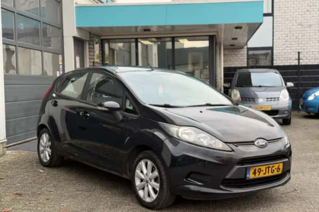 Ford Fiesta (2009) thumbnail 2