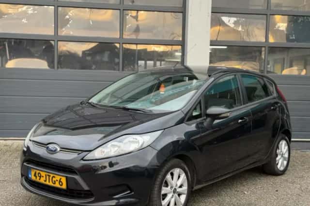 Ford Fiesta (2009) thumbnail 3