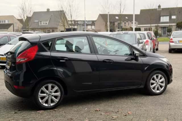 Ford Fiesta (2009) thumbnail 4