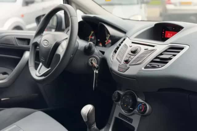 Ford Fiesta (2009) thumbnail 6