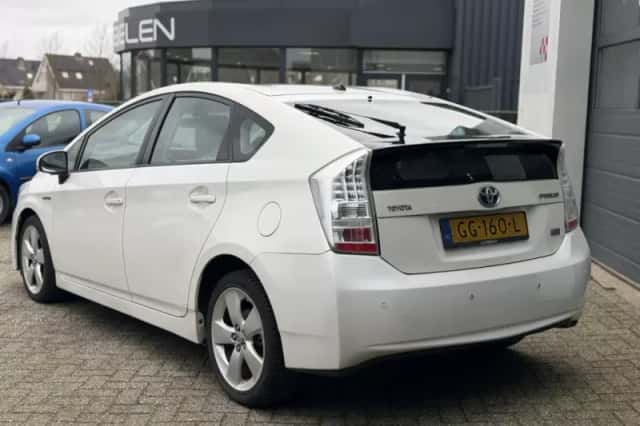 Toyota Prius (2010) thumbnail 4