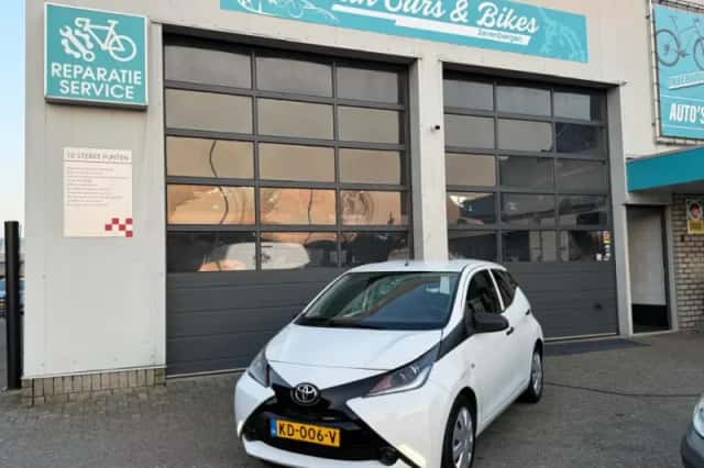 Toyota Aygo (2016) thumbnail 1