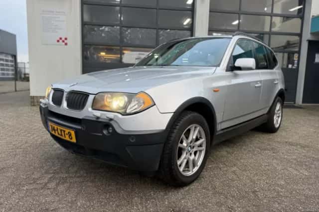 BMW X3 (2004) thumbnail 2
