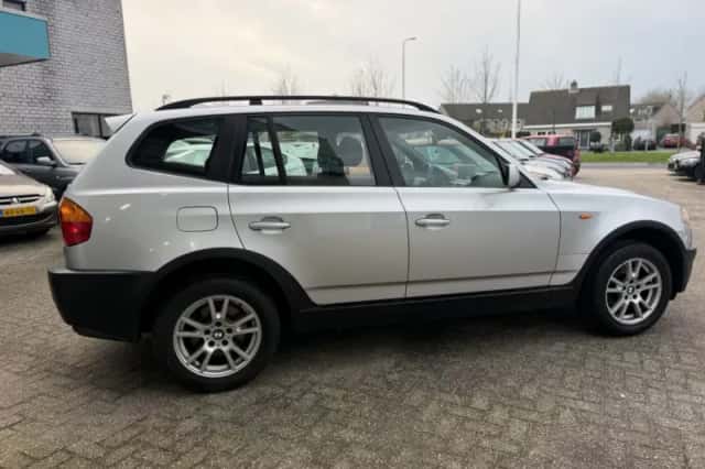 BMW X3 (2004) thumbnail 3