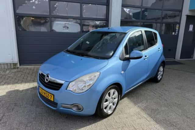 Opel Agila (2009) thumbnail 3