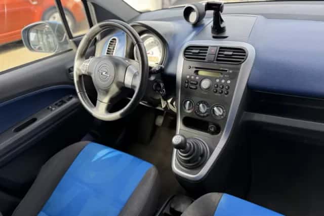Opel Agila (2009) thumbnail 6