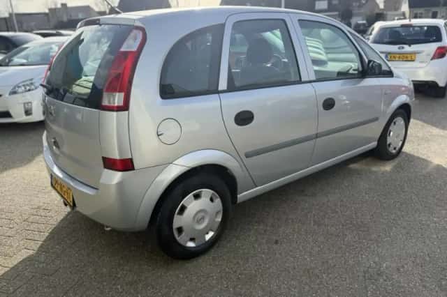 Opel Meriva (2003) thumbnail 4