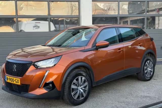 Peugeot 2008 (2021) thumbnail 3