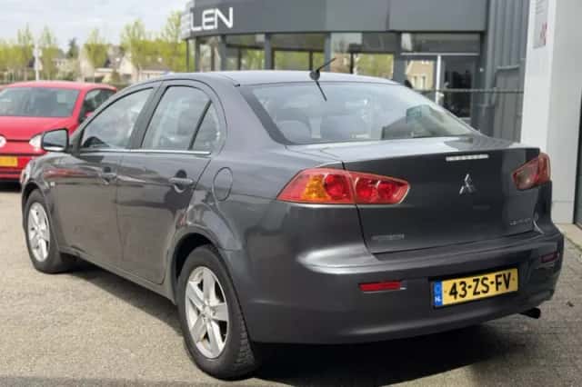 Mitsubishi Lancer (2008) thumbnail 4