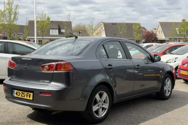 Mitsubishi Lancer (2008) thumbnail 5