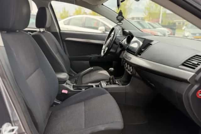 Mitsubishi Lancer (2008) thumbnail 6